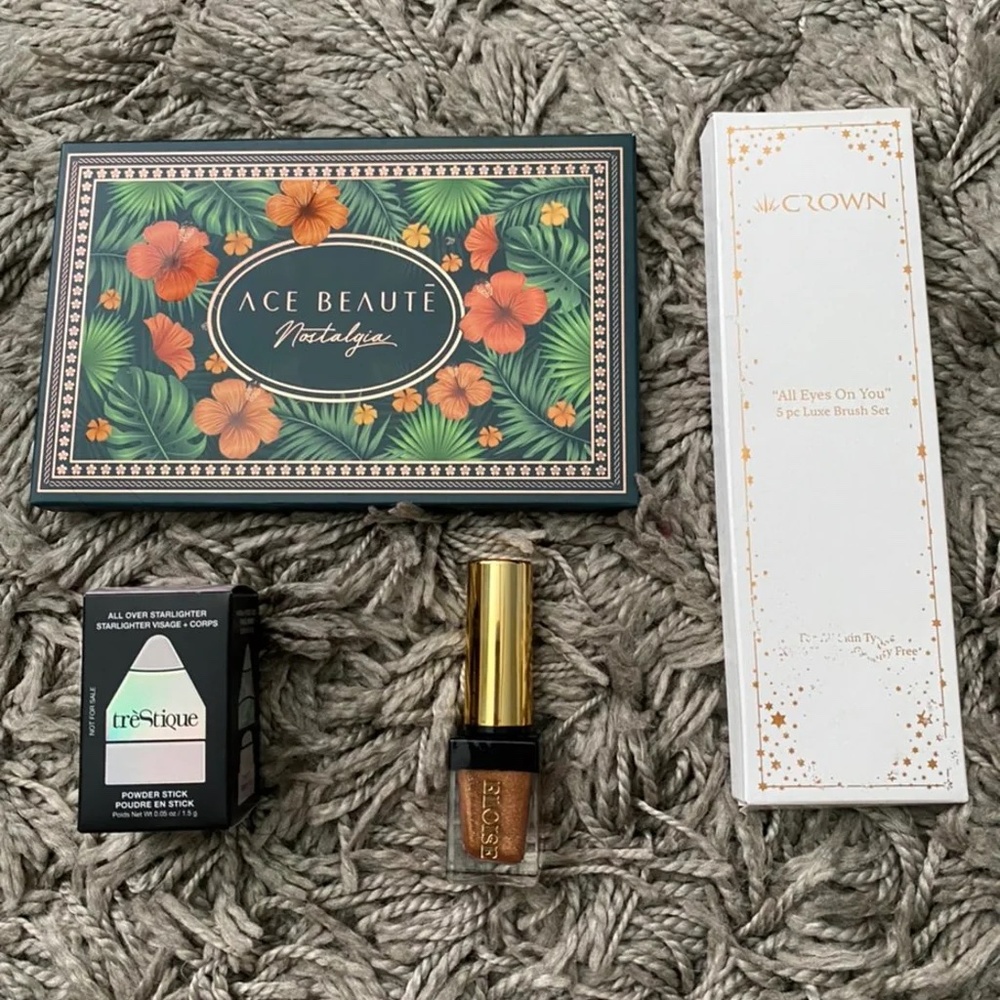 Ace Beaute Nostalgia Pallet makeup bundle